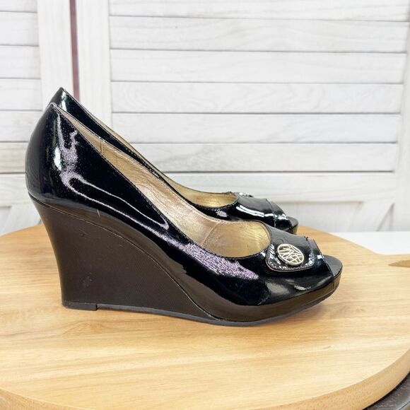 Lilly Pulitzer Patent Leather Peep Toe Wedge Heels Black 36.5 US 6 - Picture 2 of 13